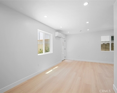 6235 Banner Avenue - Photo Thumbnail 5