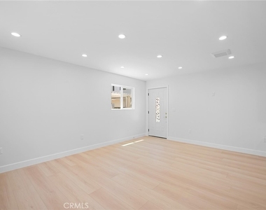 6235 Banner Avenue - Photo Thumbnail 5