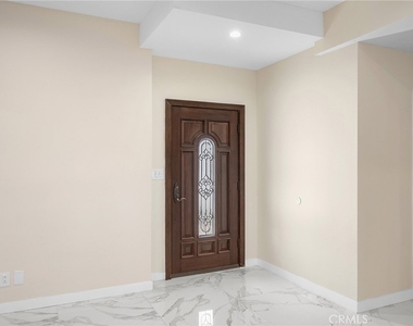13945 Breger Avenue - Photo Thumbnail 3