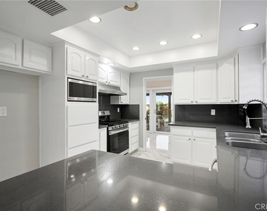 13945 Breger Avenue - Photo Thumbnail 12