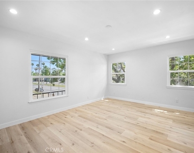 1101 Norton Avenue - Photo Thumbnail 11
