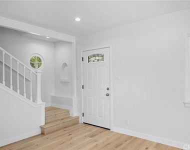1101 Norton Avenue - Photo Thumbnail 2