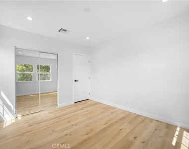 1101 Norton Avenue - Photo Thumbnail 16