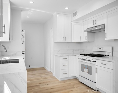1101 Norton Avenue - Photo Thumbnail 9