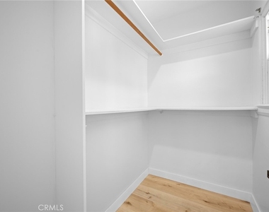 1101 Norton Avenue - Photo Thumbnail 13