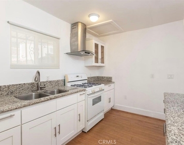 1349 N Citrus - Photo Thumbnail 7