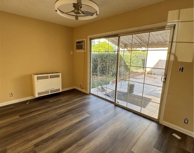 921 Carob - Photo Thumbnail 9
