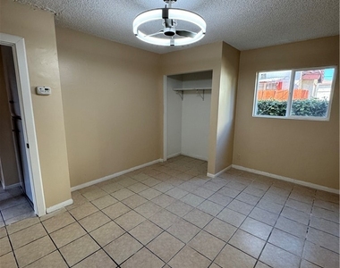 921 Carob - Photo Thumbnail 20