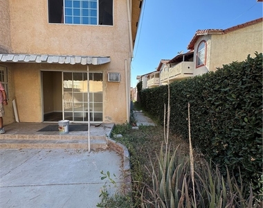 921 Carob - Photo Thumbnail 14