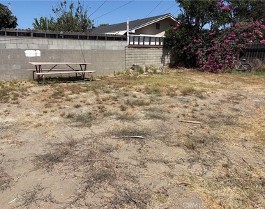 13727 Fairford Avenue - Photo Thumbnail 12