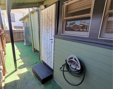 6034 Washington - Photo Thumbnail 13