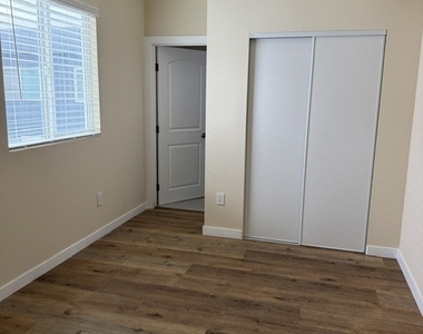 5867 Towne - Photo Thumbnail 6