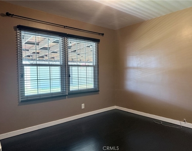527 N San Antonio Avenue - Photo Thumbnail 8