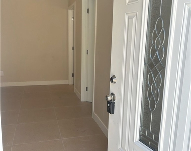 628 W 59th Place - Photo Thumbnail 18