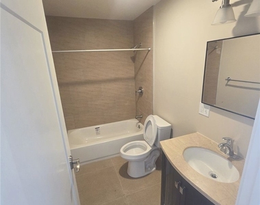 628 W 59th Place - Photo Thumbnail 9