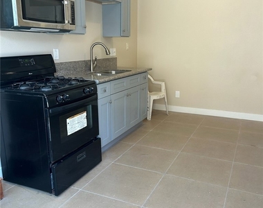 628 W 59th Place - Photo Thumbnail 17