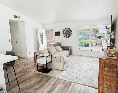 12426 Lilac Court - Photo Thumbnail 3