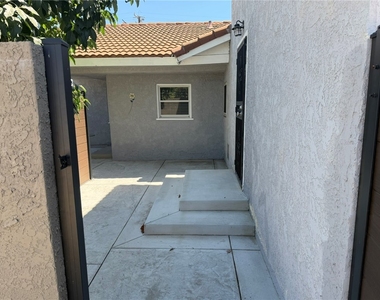 844 Woodlawn - Photo Thumbnail 1