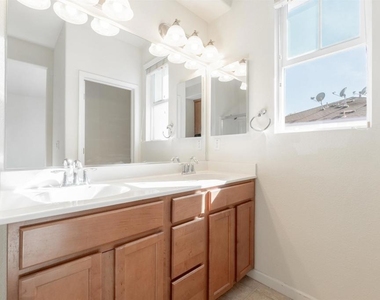 3091 Madsen St - Photo Thumbnail 28