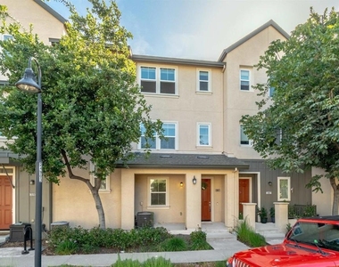 3091 Madsen St - Photo Thumbnail 1