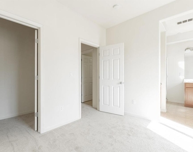 3091 Madsen St - Photo Thumbnail 27