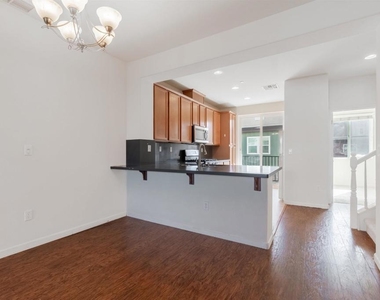 3091 Madsen St - Photo Thumbnail 8
