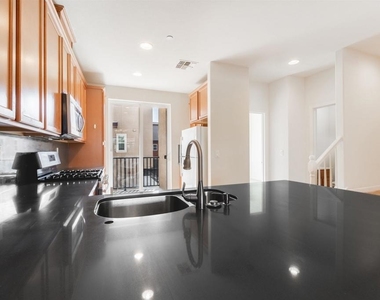 3091 Madsen St - Photo Thumbnail 9