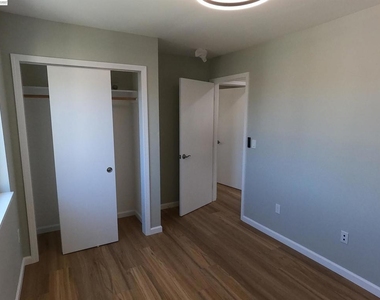 722 Foothill Blvd - Photo Thumbnail 13