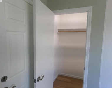 722 Foothill Blvd - Photo Thumbnail 18