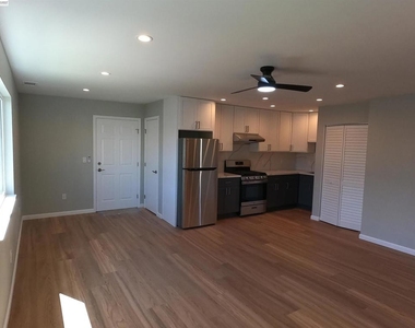 722 Foothill Blvd - Photo Thumbnail 1