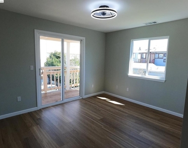 722 Foothill Blvd - Photo Thumbnail 7