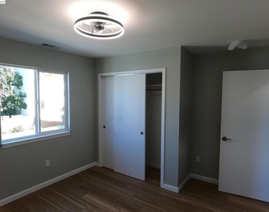 722 Foothill Blvd - Photo Thumbnail 11
