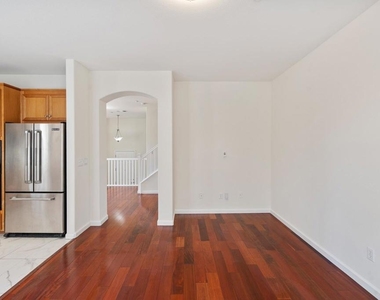 7981 Bellina St - Photo Thumbnail 10