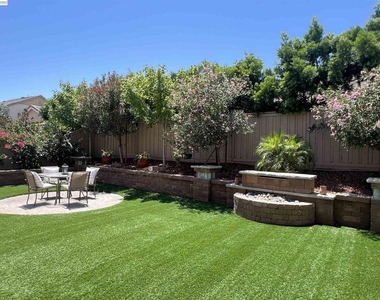 1429 S Wilshire Ave - Photo Thumbnail 40