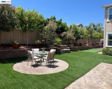 1429 S Wilshire Ave - Photo Thumbnail 37