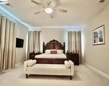 1429 S Wilshire Ave - Photo Thumbnail 19