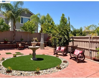 1429 S Wilshire Ave - Photo Thumbnail 42