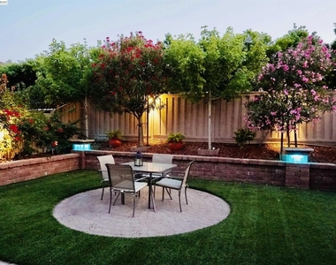 1429 S Wilshire Ave - Photo Thumbnail 46