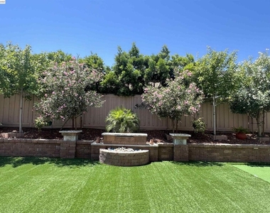 1429 S Wilshire Ave - Photo Thumbnail 49