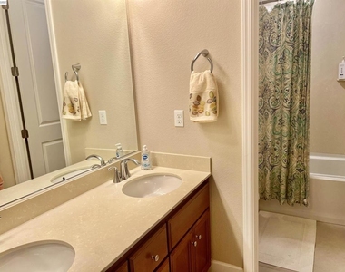 1429 S Wilshire Ave - Photo Thumbnail 27