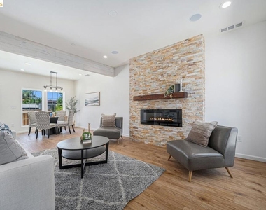 731 Beatrice St - Photo Thumbnail 4