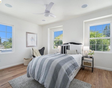 731 Beatrice St - Photo Thumbnail 19