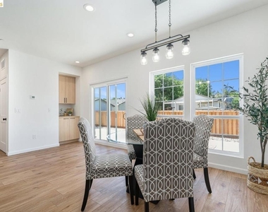 731 Beatrice St - Photo Thumbnail 7