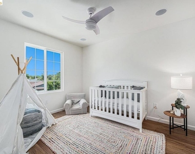 731 Beatrice St - Photo Thumbnail 17