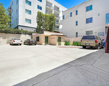 7139 Hawthorn Avenue - Photo Thumbnail 9
