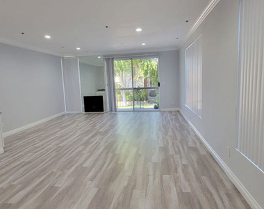 1844 Thayer Avenue - Photo Thumbnail 1