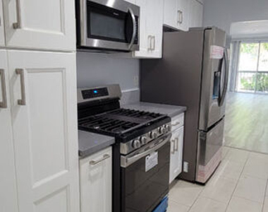 1844 Thayer Avenue - Photo Thumbnail 6