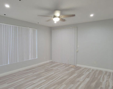 1844 Thayer Avenue - Photo Thumbnail 17