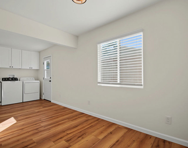 11508 Fenton Avenue - Photo Thumbnail 3