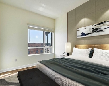 345 S Gramercy Place - Photo Thumbnail 7